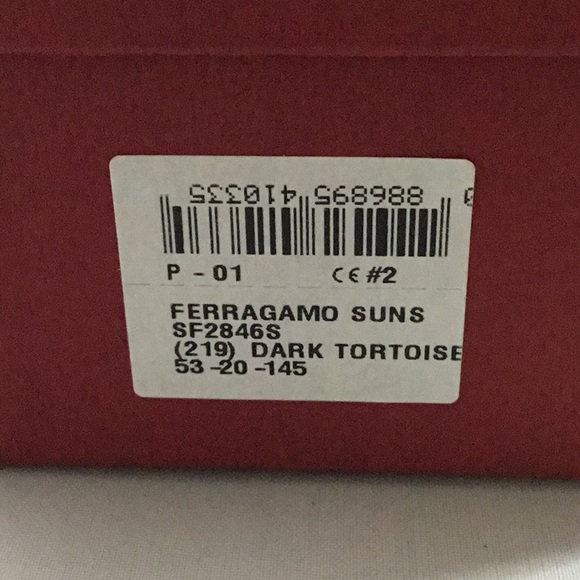 SALVATORE FERRAGAMO UNISEX SUNGLASSES. - Picture 8 of 8